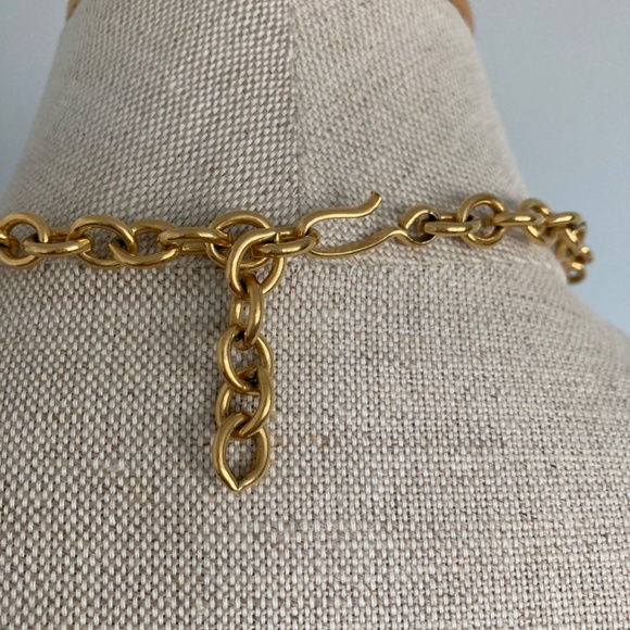 1980s Monet Black and Gold Statement Necklace - Picture 5 of 6